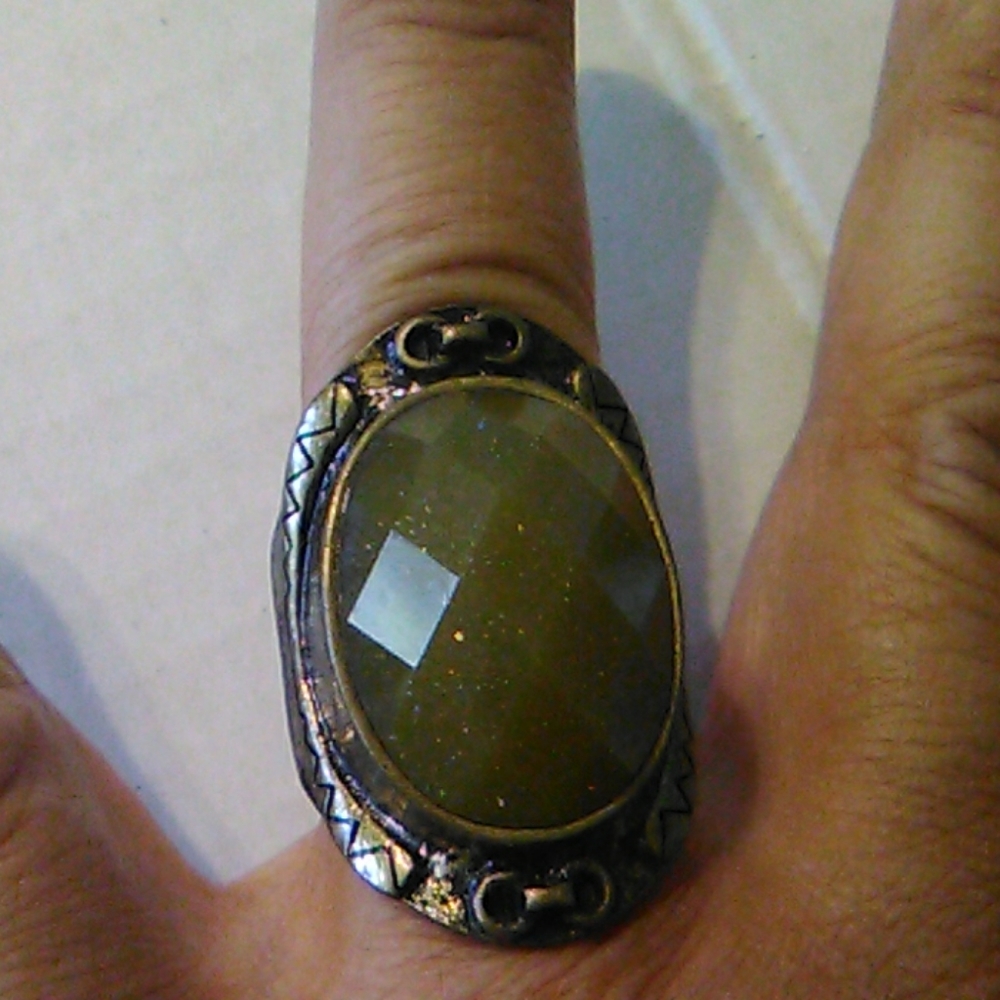 Nwot olive green bronze ring - Picture 6 of 7